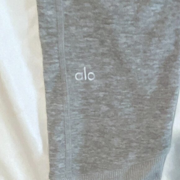 ALO Yoga High-Waist - Alosoft Lounge Legging Athletic Heather Grey- Size Medium - Picture 5 of 6